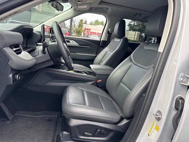 Used 2025 Ford Explorer Active w/ Active Comfort Package AWD/4WD image 28