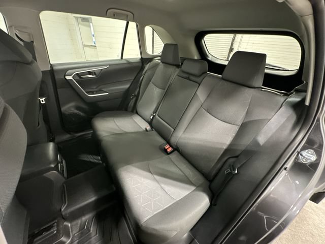 Used 2025 Toyota RAV4 XLE FWD image 15