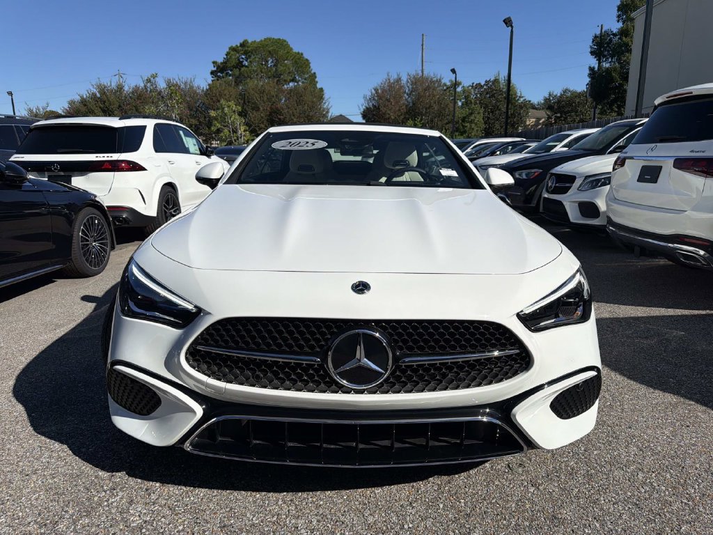 Used 2025 Mercedes-Benz CLE 300 4MATIC Cabriolet image 2