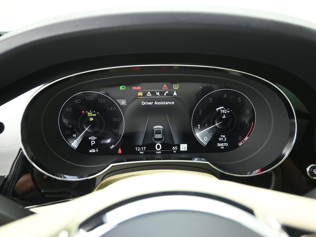Used 2021 Bentley Bentayga image 16