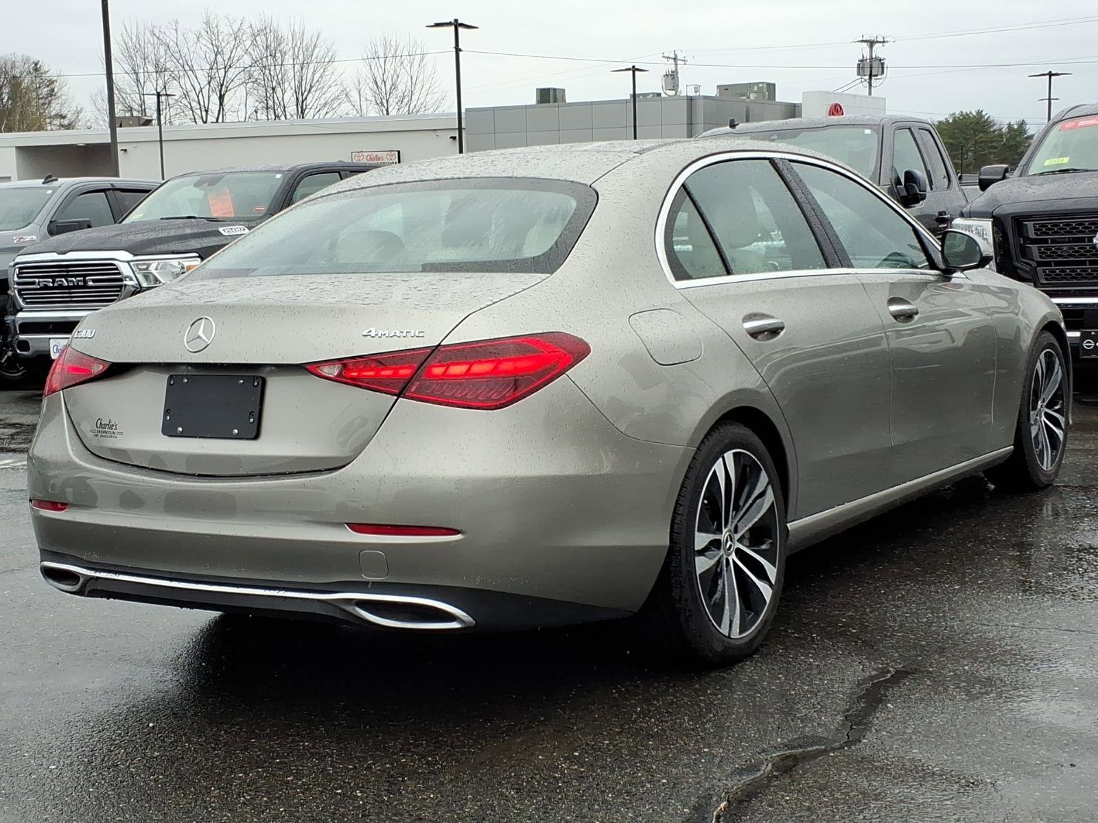 Used 2022 Mercedes-Benz C 300 4MATIC Sedan image 4