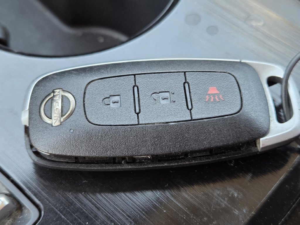 Used 2024 Nissan Rogue S FWD image 11