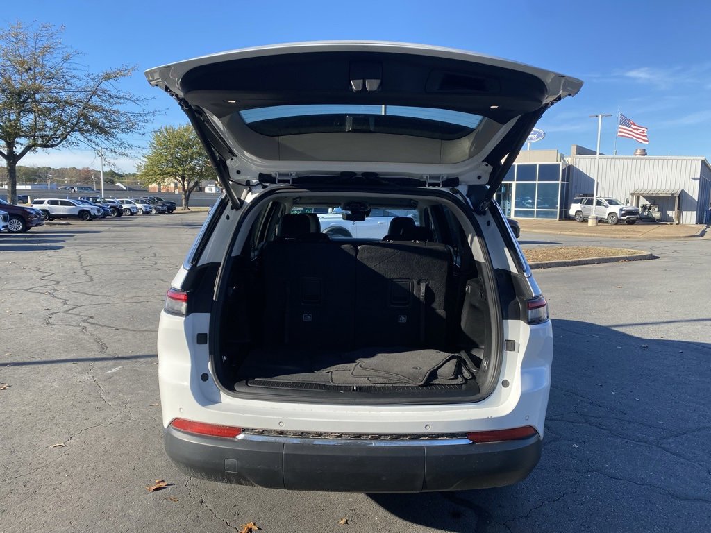 Used 2023 Jeep Grand Cherokee L Limited w/ Luxury Tech Group II image 9