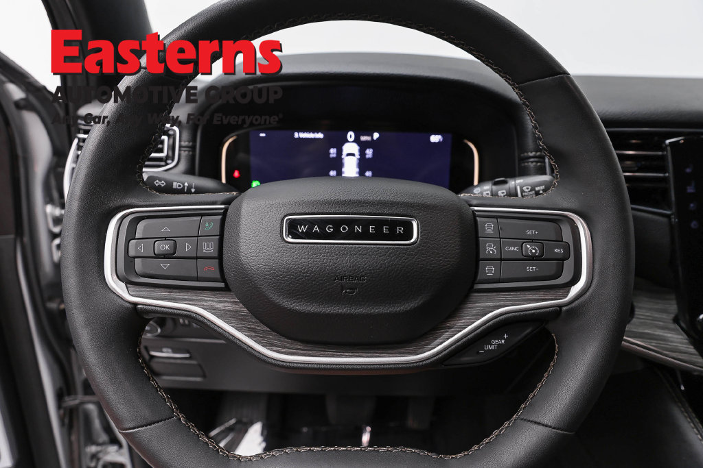 Used 2024 Jeep Wagoneer L Series II w/ Flexible Seating Group AWD/4WD image 12