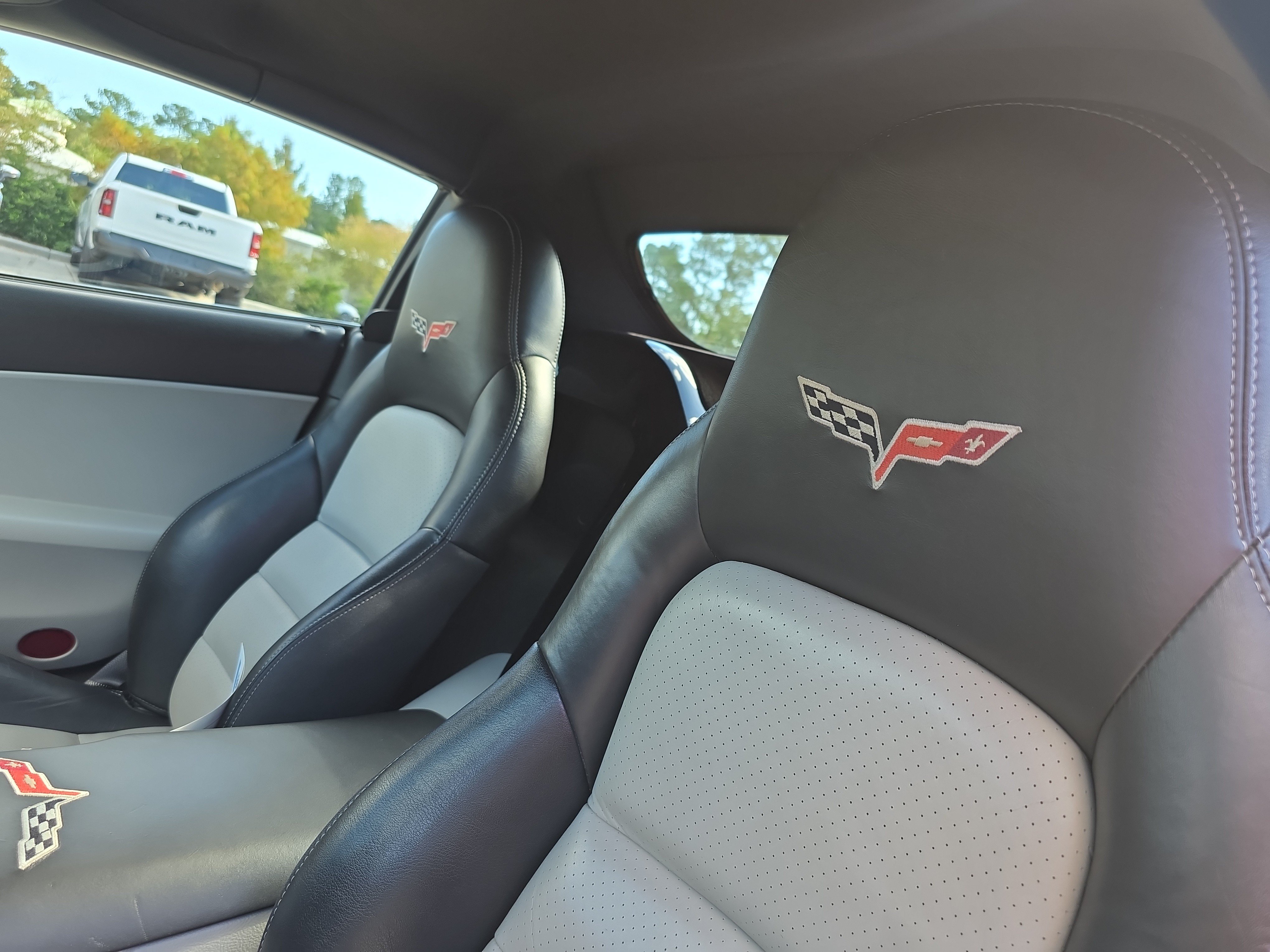 Used 2009 Chevrolet Corvette Convertible w/ Preferred Equipment Group RWD image 31