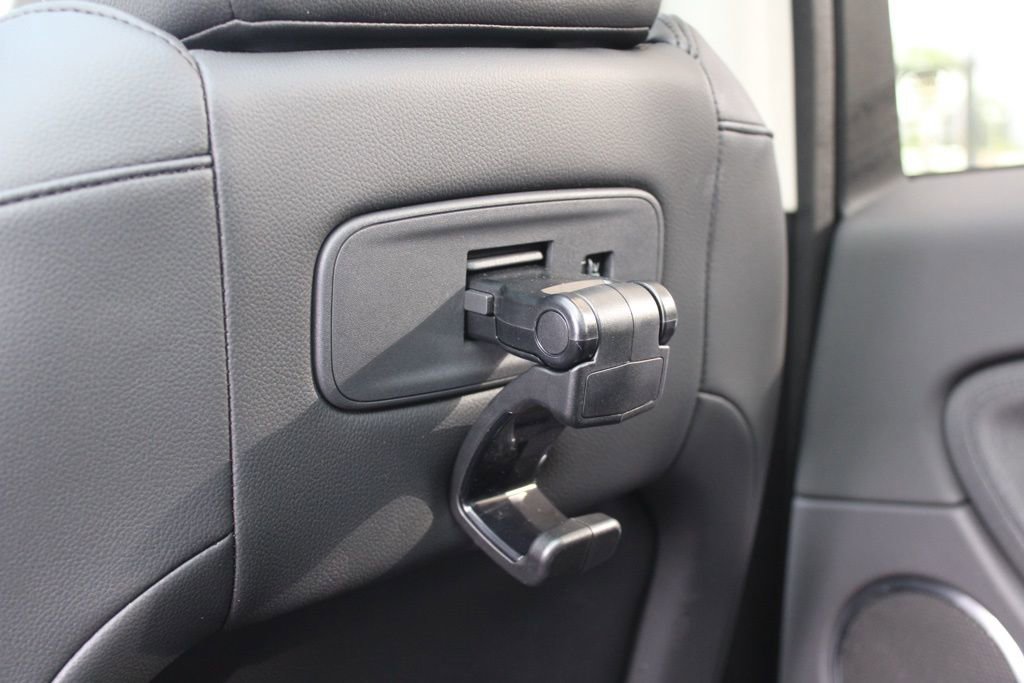 Certified 2025 Land Rover Discovery Sport S image 31