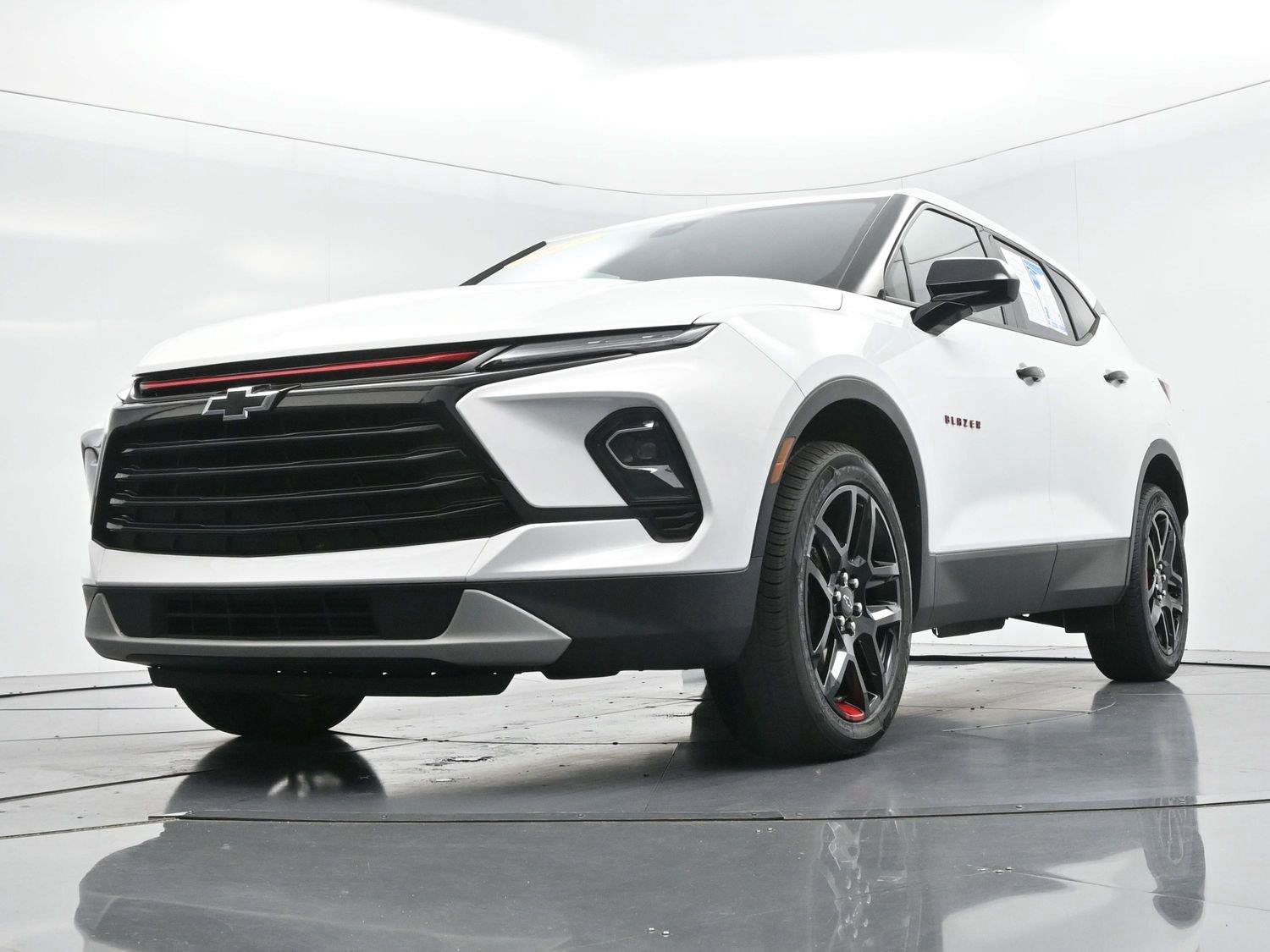 Used 2023 Chevrolet Blazer LT FWD image 45
