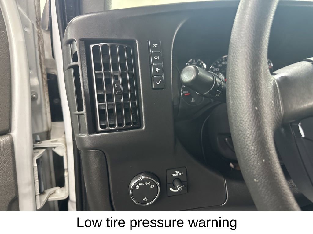 Used 2017 Chevrolet Express 2500 image 30