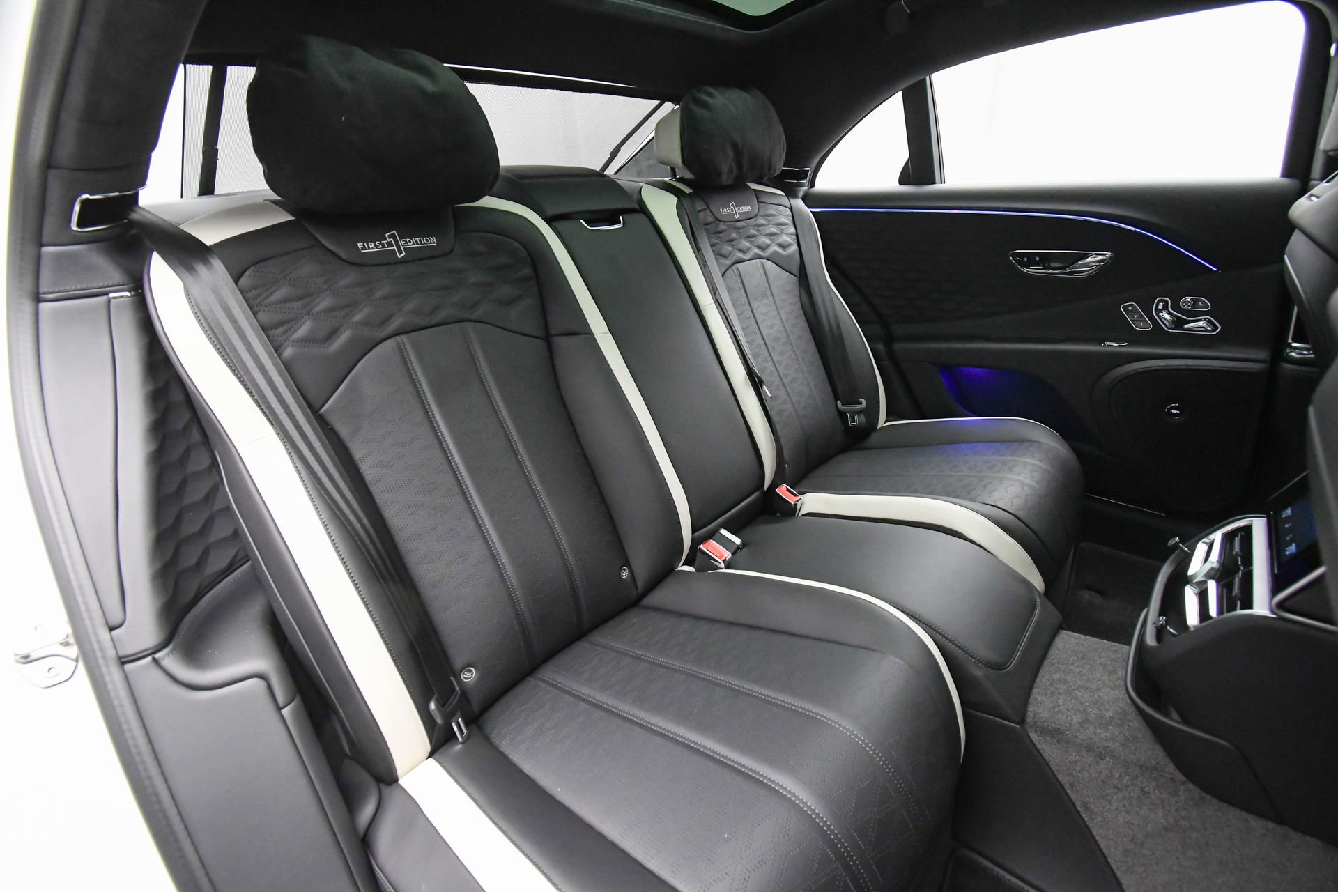 New 2025 Bentley Flying Spur Plug-In Hybrid image 49
