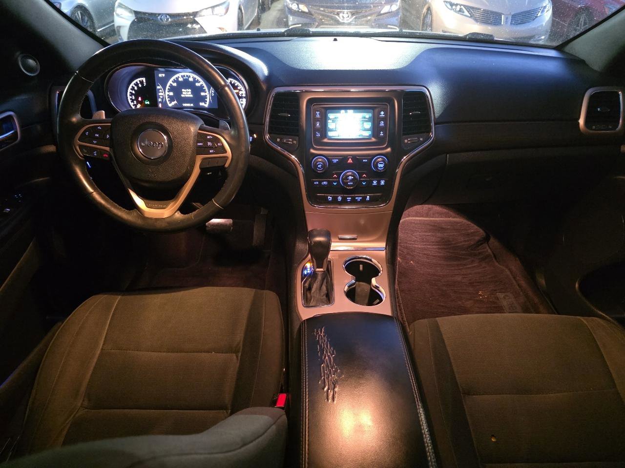 Used 2017 Jeep Grand Cherokee Laredo w/ Quick Order Package 2BE image 25