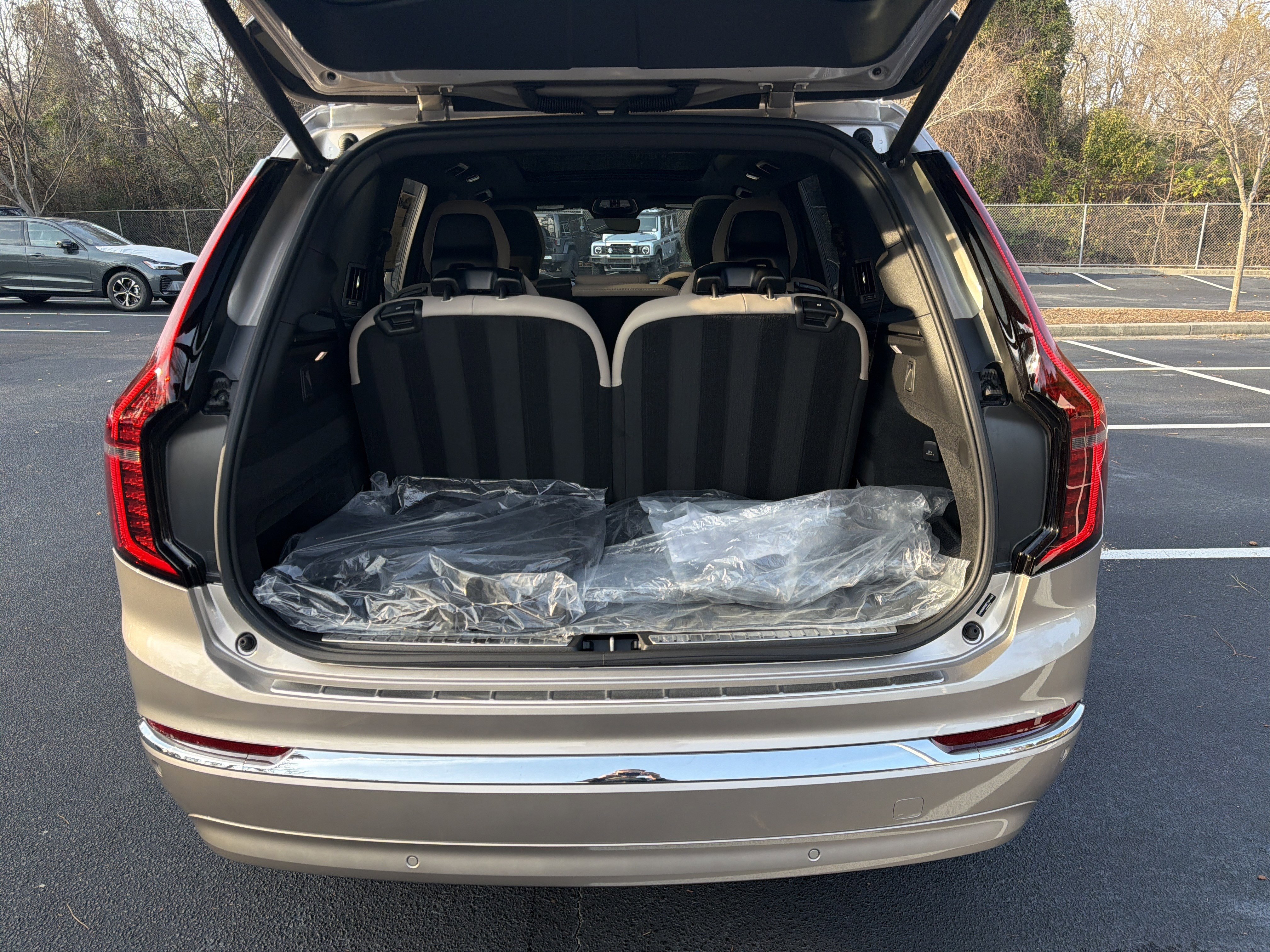 Used 2026 Volvo XC90 T8 Plus w/ Protection Package Premier image 34