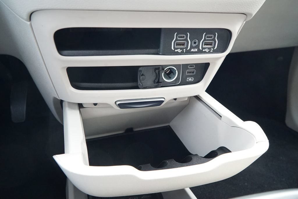 Used 2022 Chrysler Pacifica Touring-L FWD image 14
