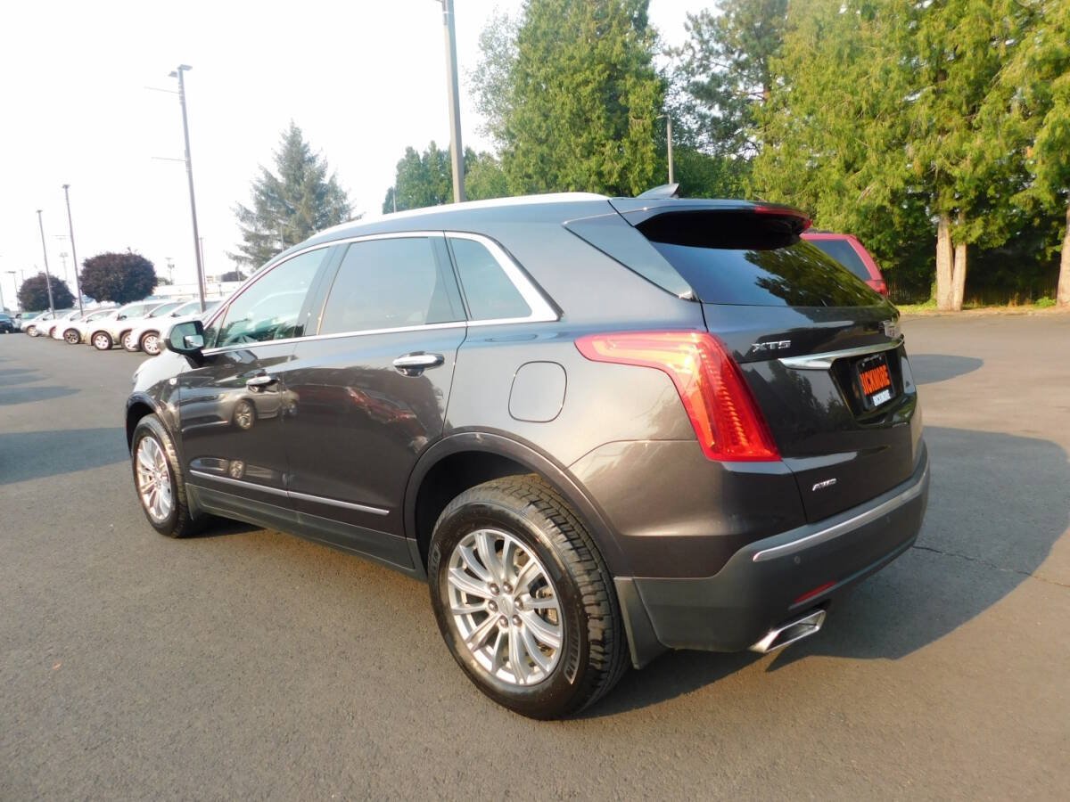 Used 2017 Cadillac XT5 Luxury w/ Driver Awareness Package AWD/4WD image 3