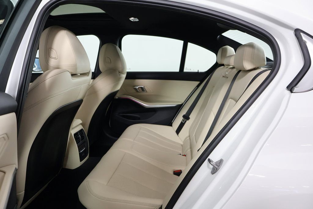 Certified 2025 BMW 330i Sedan w/ Convenience Package RWD image 11