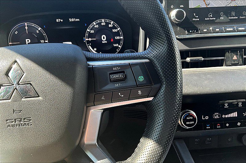 Used 2023 Mitsubishi Outlander SEL image 22