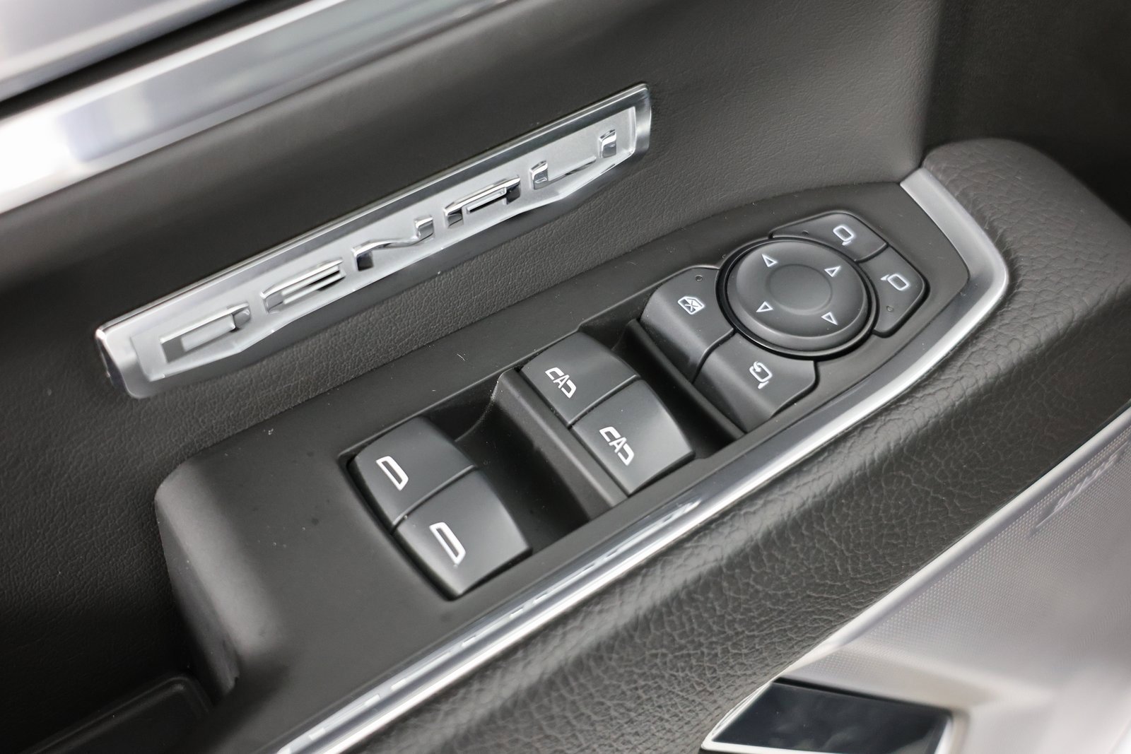 Used 2023 GMC Sierra 1500 Denali w/ Denali Reserve Package image 25