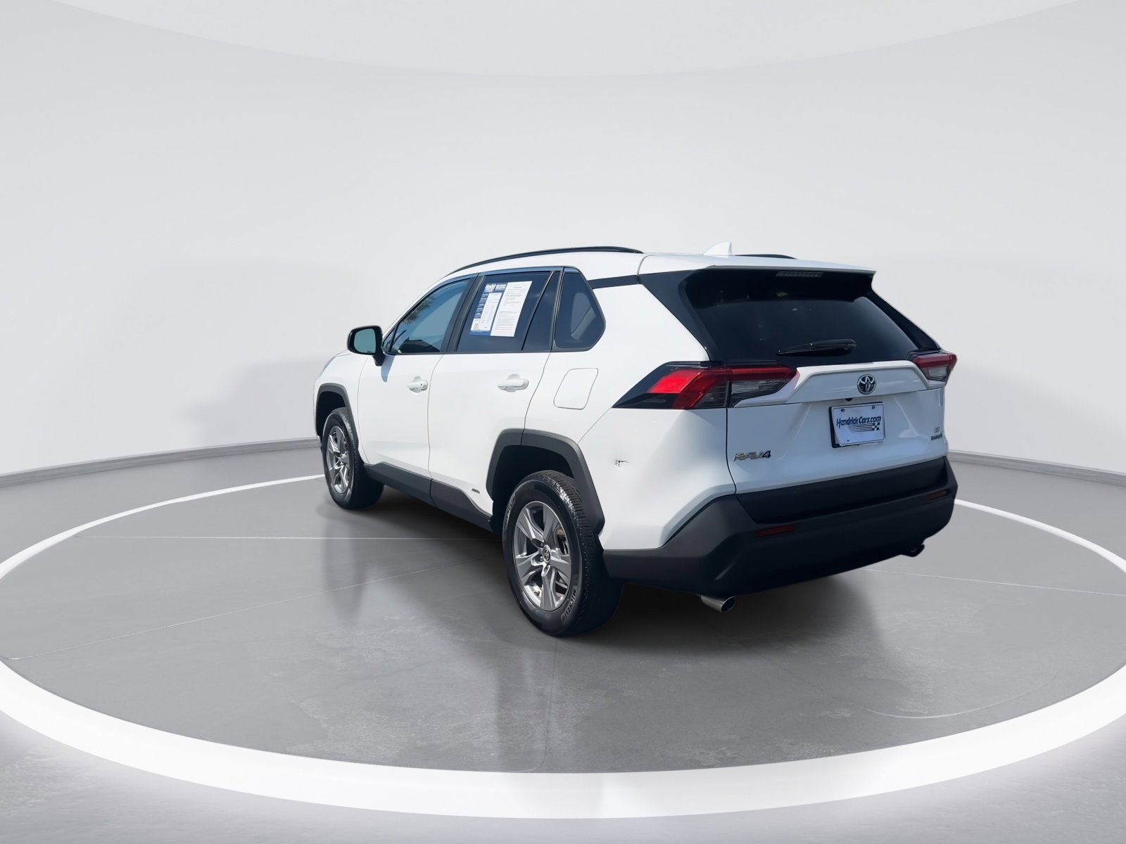 Used 2022 Toyota RAV4 LE AWD/4WD image 7