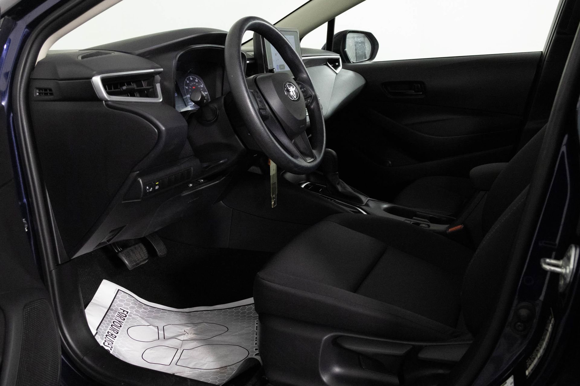 Used 2023 Toyota Corolla LE FWD image 18