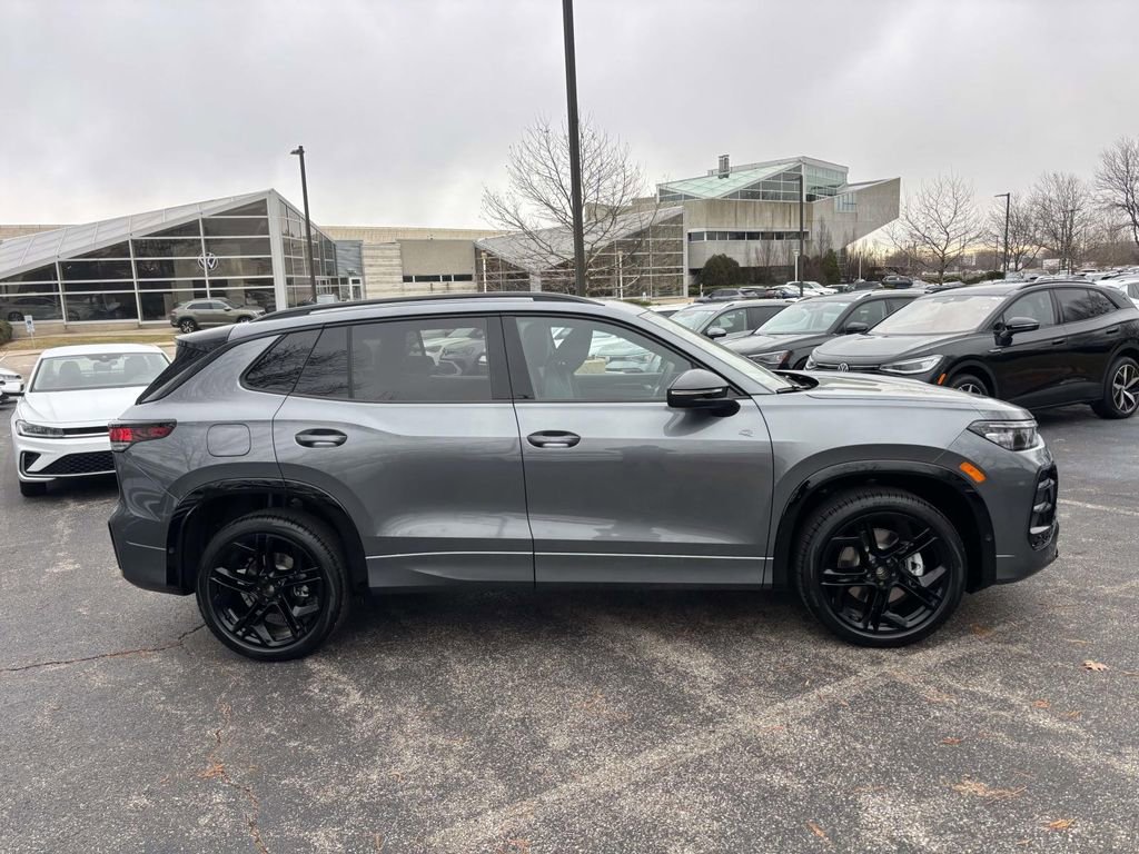 New 2026 Volkswagen Tiguan SE R-Line image 8