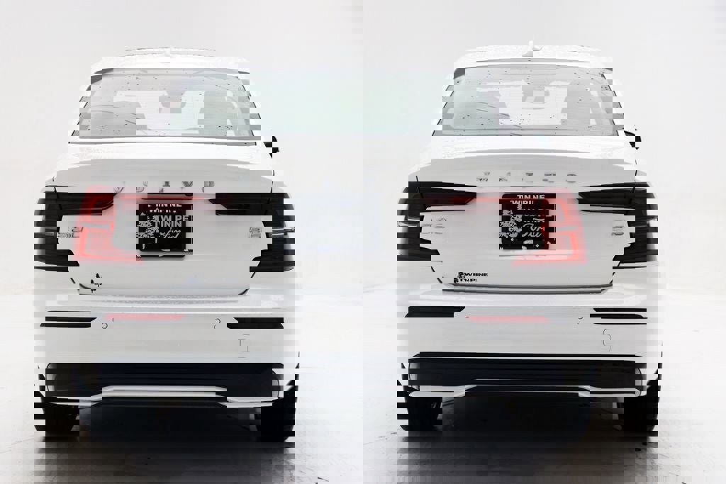 Used 2024 Volvo S60 B5 Core FWD image 7