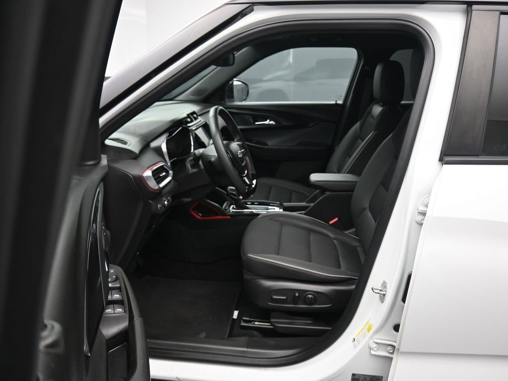 Used 2023 Chevrolet TrailBlazer RS w/ Convenience Package AWD/4WD image 11