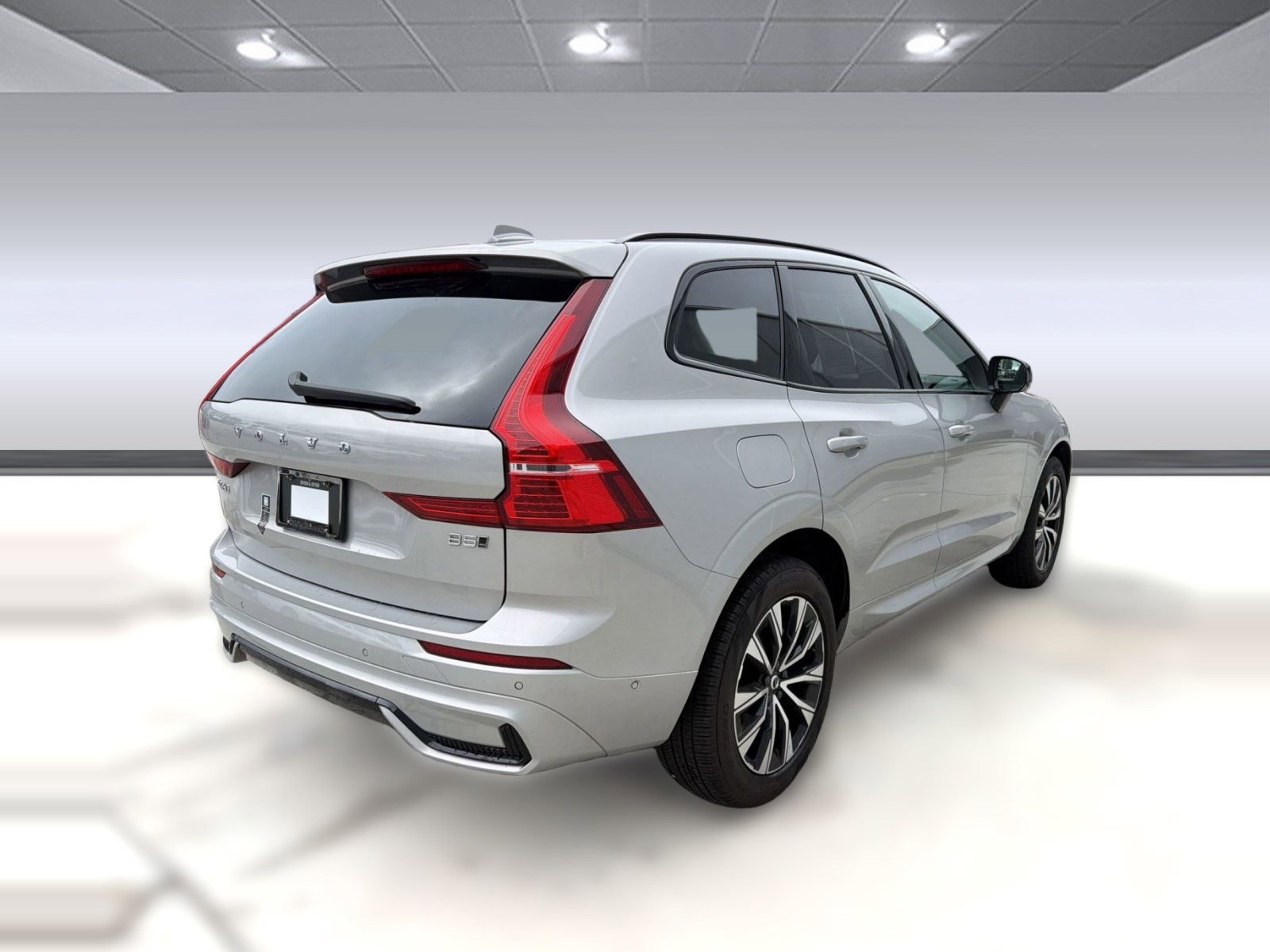 Certified 2025 Volvo XC60 B5 Plus image 9