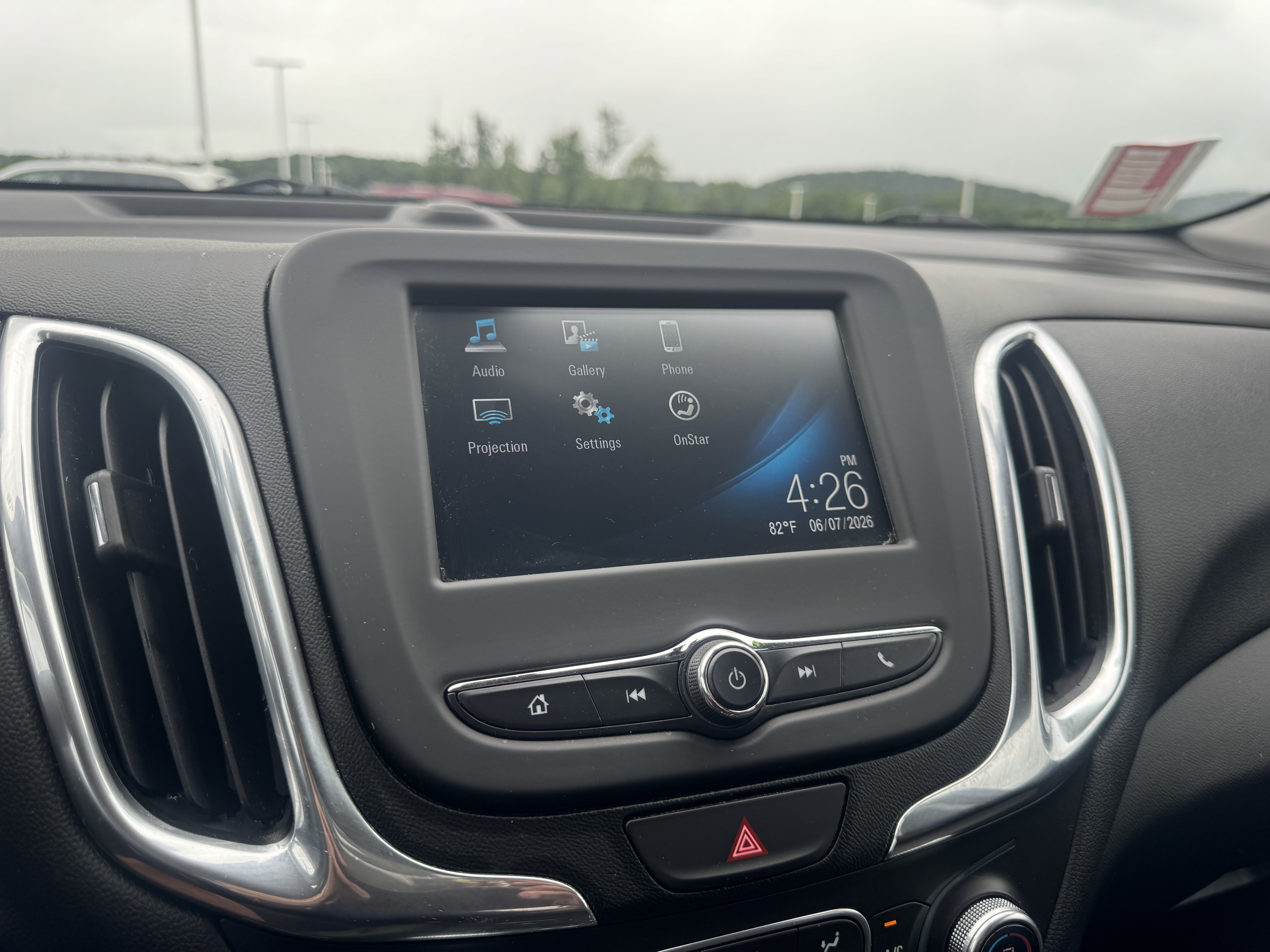 Used 2018 Chevrolet Equinox LT AWD/4WD image 25