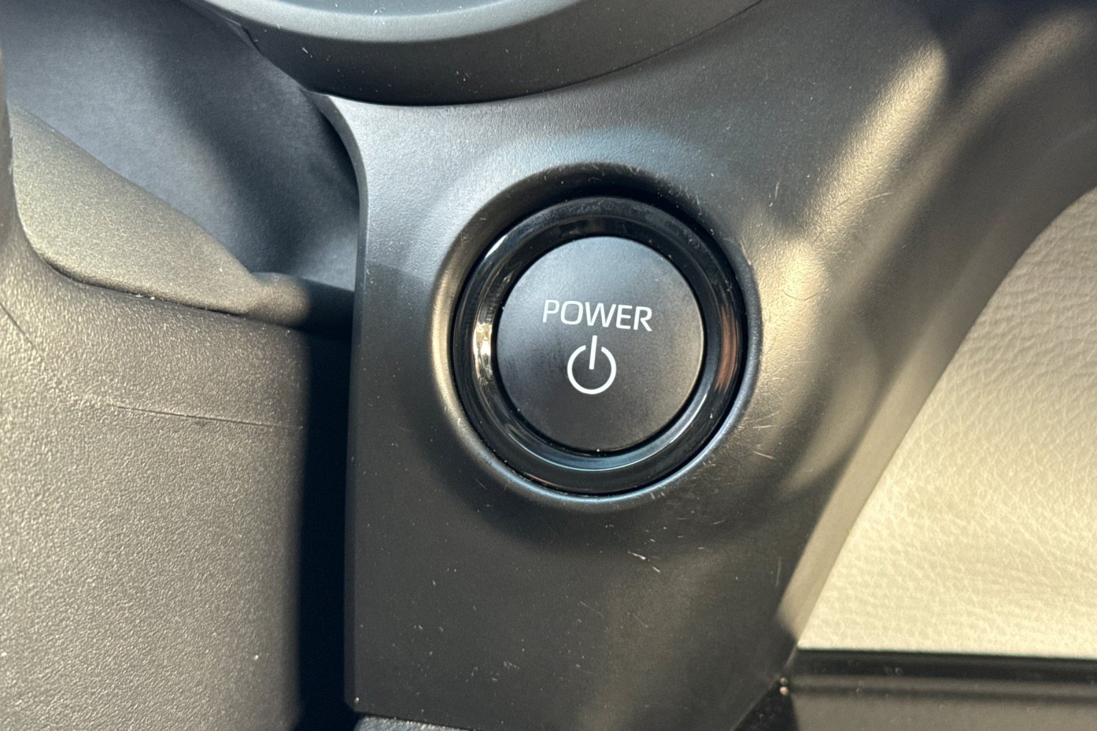 Used 2025 Toyota Sienna XLE FWD image 16
