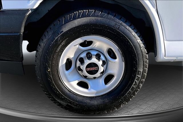 Used 2023 GMC Savana 3500 w/ Driver Convenience Package image 33