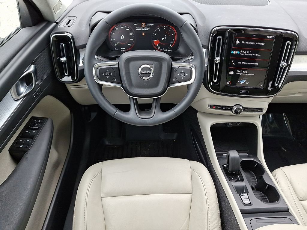 Used 2022 Volvo XC40 T5 Momentum w/ Climate Package AWD/4WD image 12