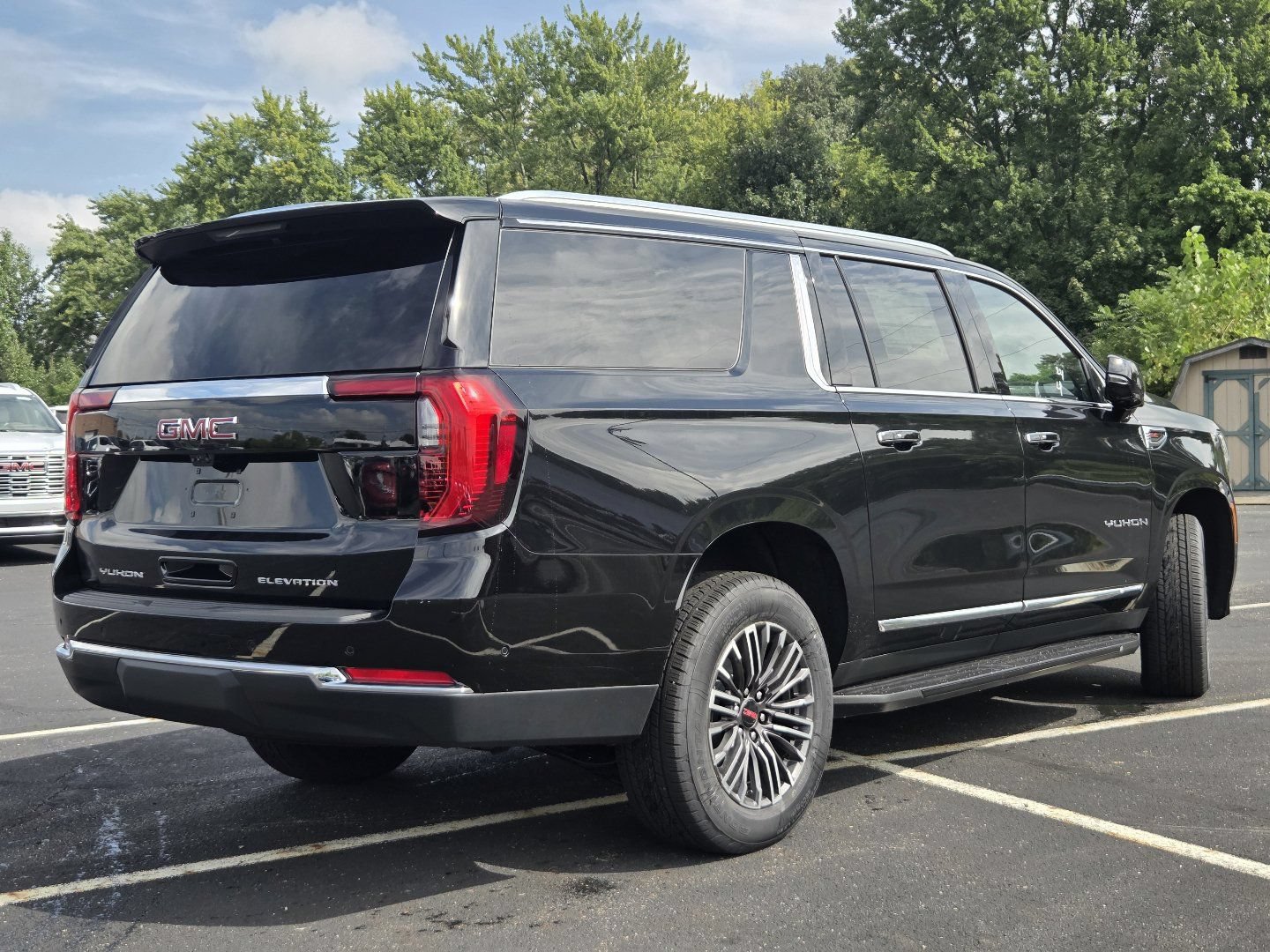 New 2026 GMC Yukon XL Elevation w/ Elevation Premium Package AWD/4WD image 19