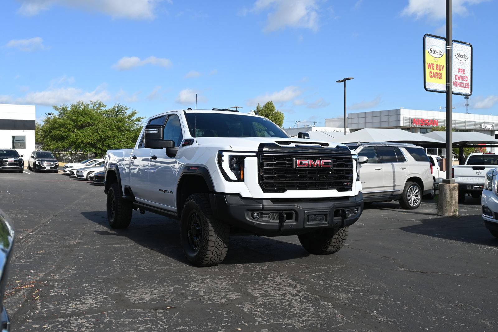 Certified 2026 GMC Sierra 2500 AT4X w/ AT4X AEV Edition AWD/4WD image 3