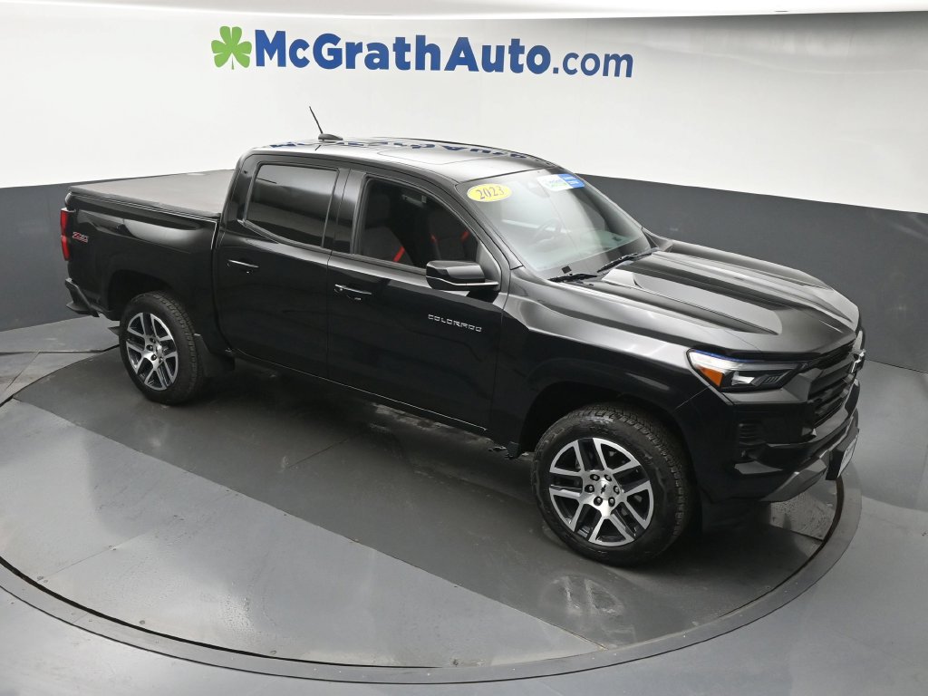 Used 2023 Chevrolet Colorado Z71 w/ Z71 Convenience Package 2 AWD/4WD image 3