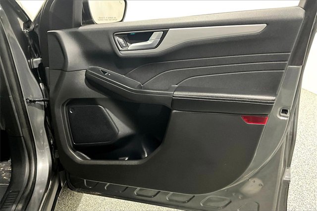 Used 2023 Ford Escape Platinum image 27