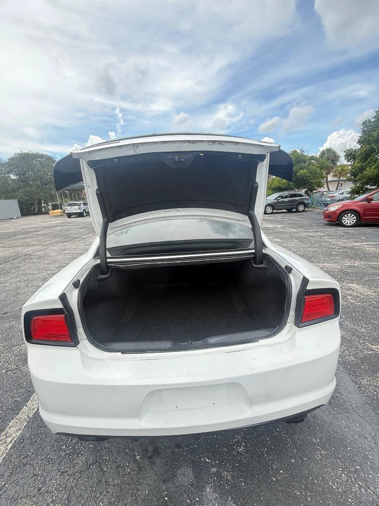 Used 2014 Dodge Charger SXT RWD image 17