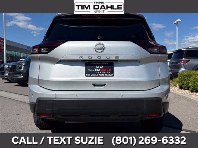 Used 2025 Nissan Rogue SV FWD image 8