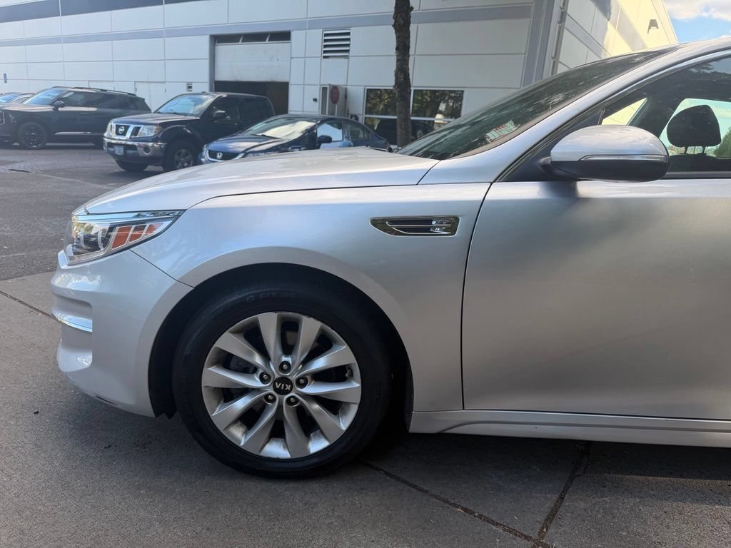 Used 2018 Kia Optima EX w/ Premium Package FWD image 8