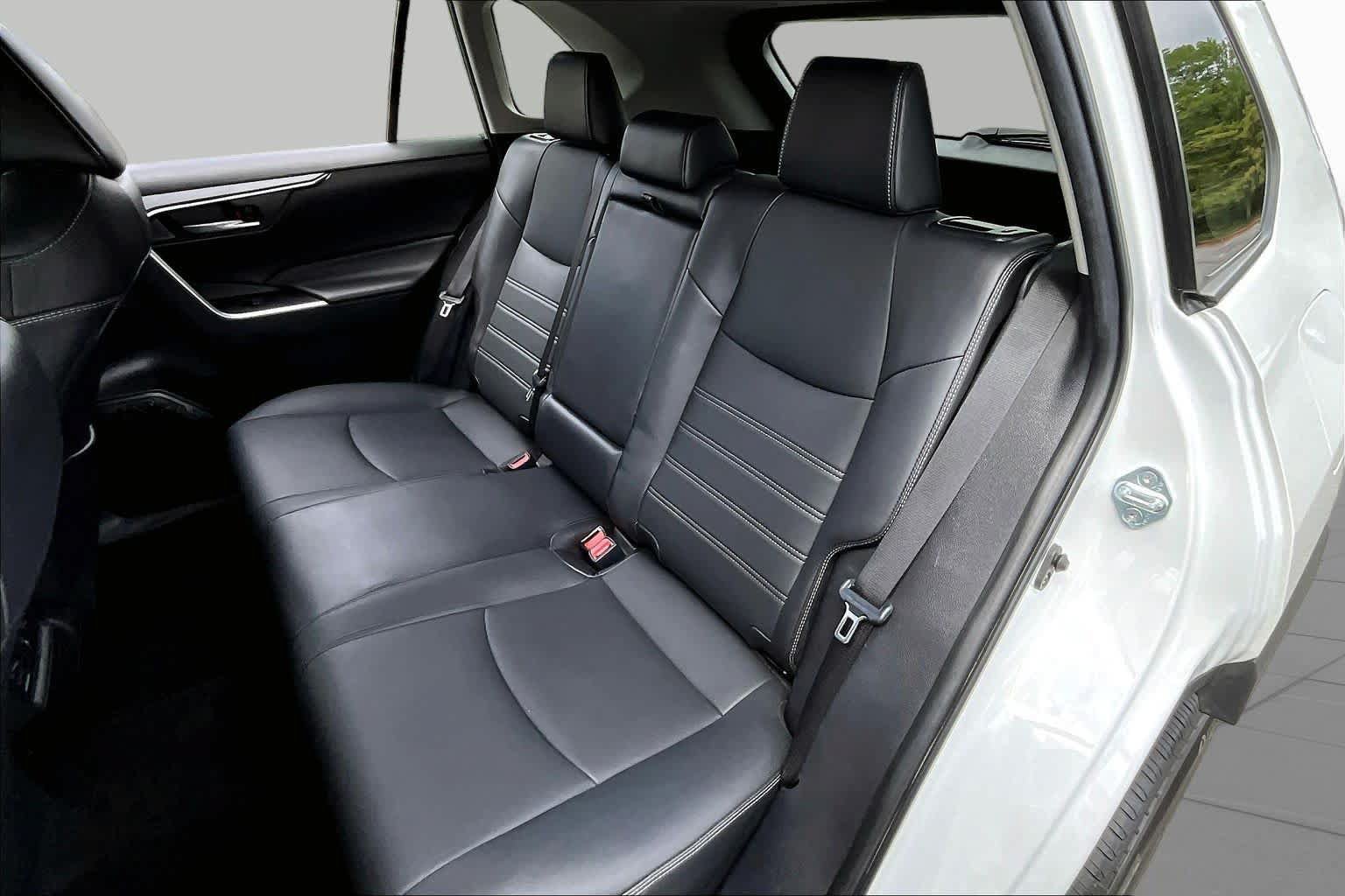 Used 2023 Toyota RAV4 XLE Premium FWD image 20