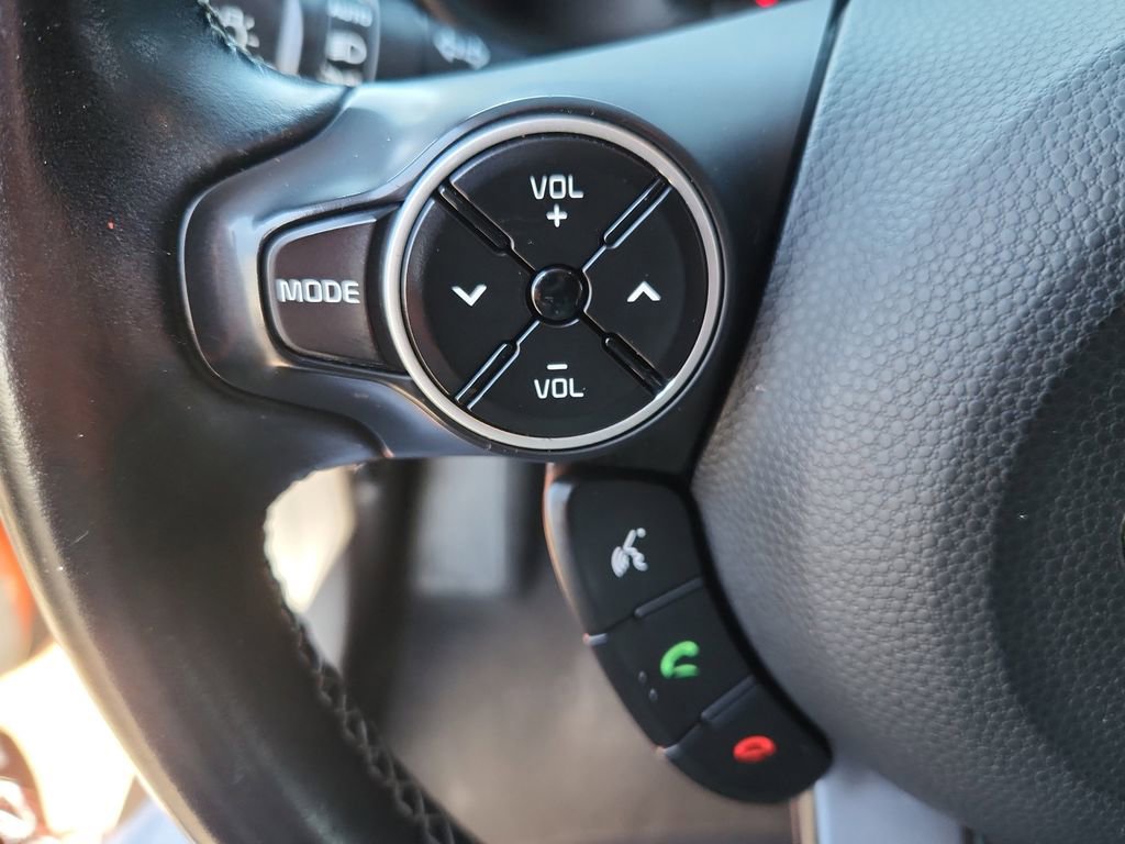 Used 2019 Kia Soul + FWD image 18