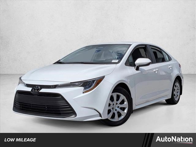 Used 2025 Toyota Corolla LE image 1