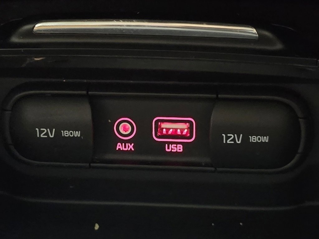 Used 2018 Kia Optima EX image 29