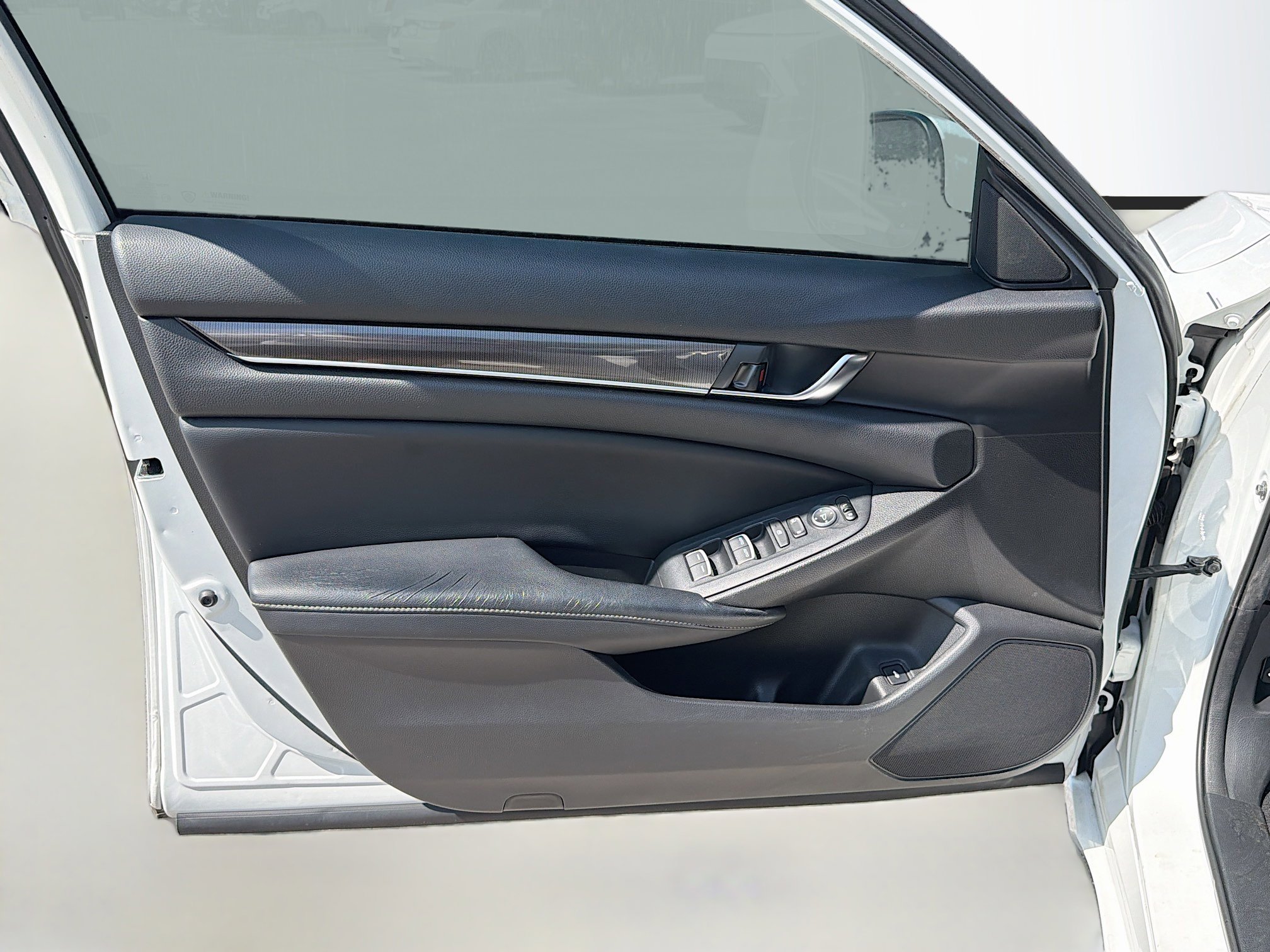 Used 2018 Honda Accord Sport image 19