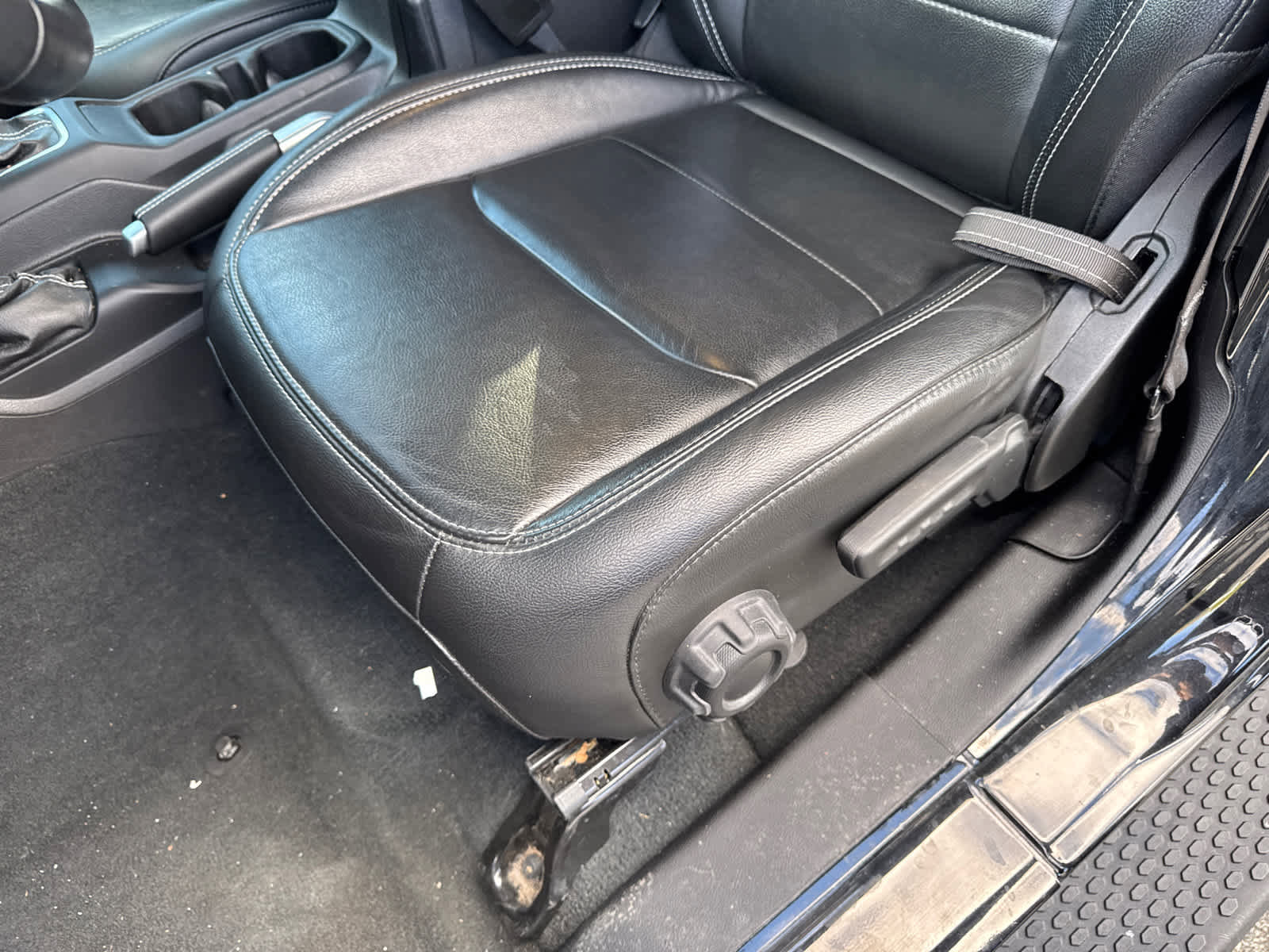 Used 2022 Jeep Wrangler Unlimited Sahara w/ Cold Weather Group image 15