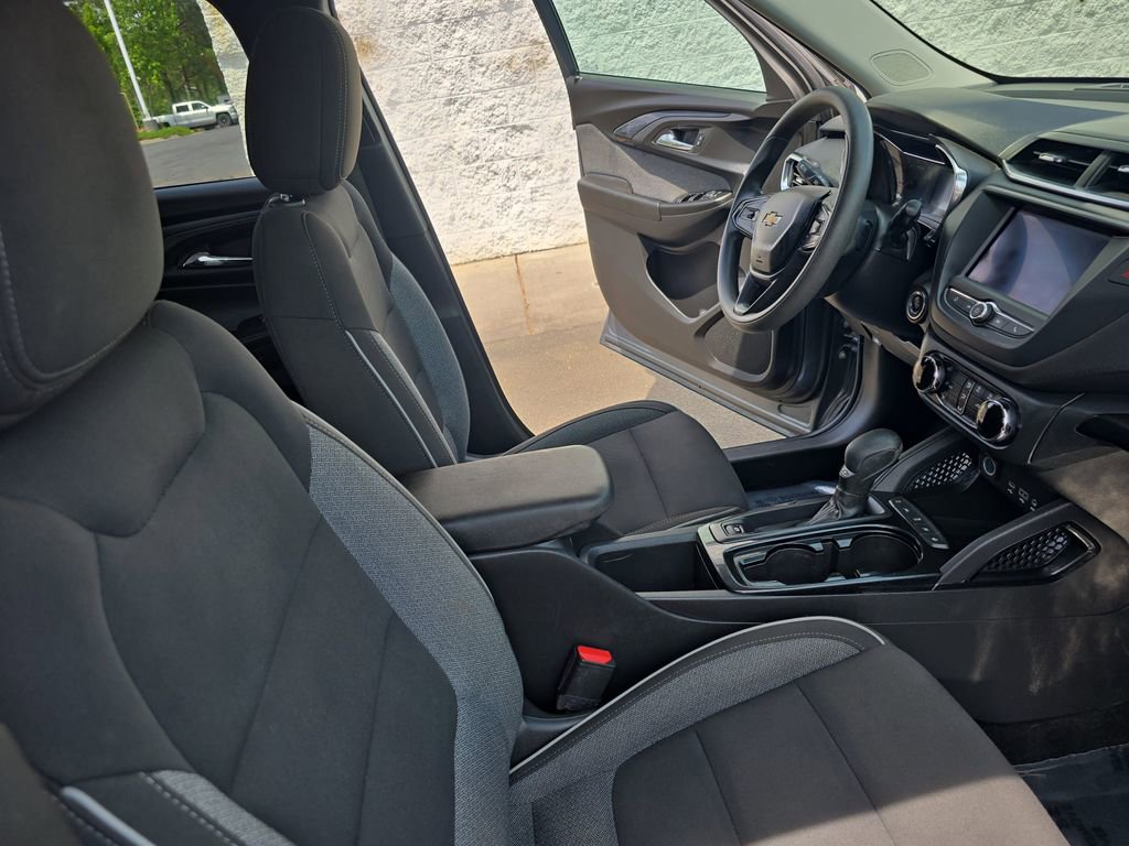 Used 2022 Chevrolet TrailBlazer LT FWD image 10