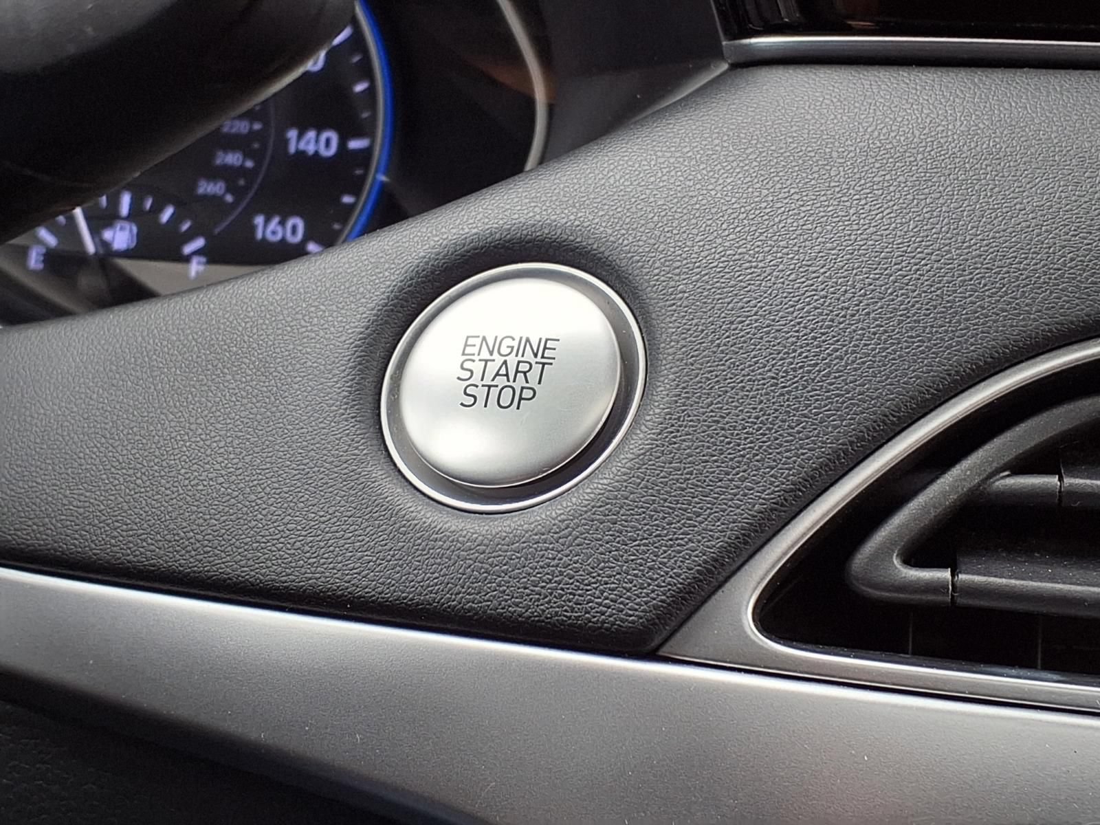 Used 2022 Hyundai Palisade SEL w/ Winter Package FWD image 14