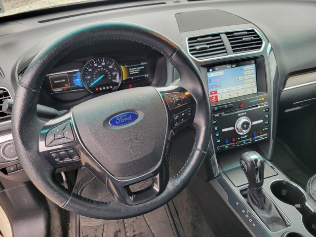 Used 2018 Ford Explorer Limited image 9