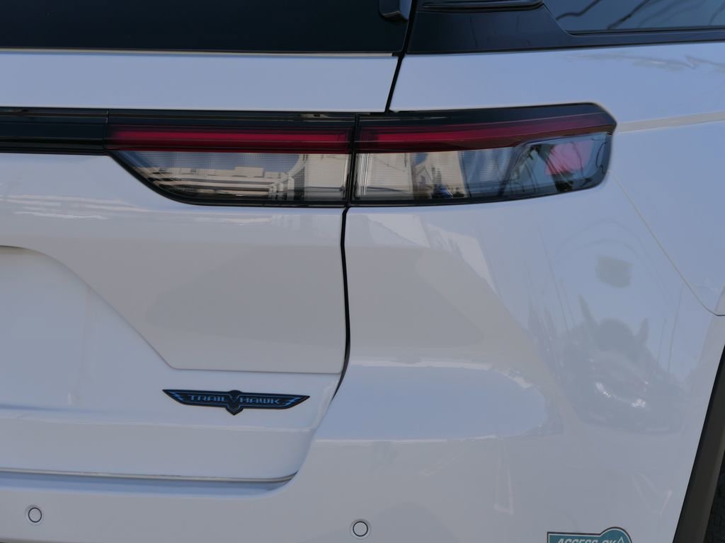 Used 2023 Jeep Grand Cherokee Trailhawk w/ Advanced Protech Group II image 5