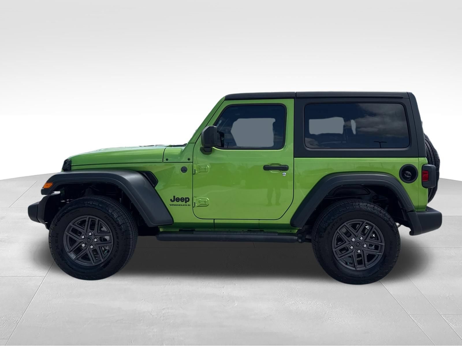 Used 2025 Jeep Wrangler Sport AWD/4WD image 8