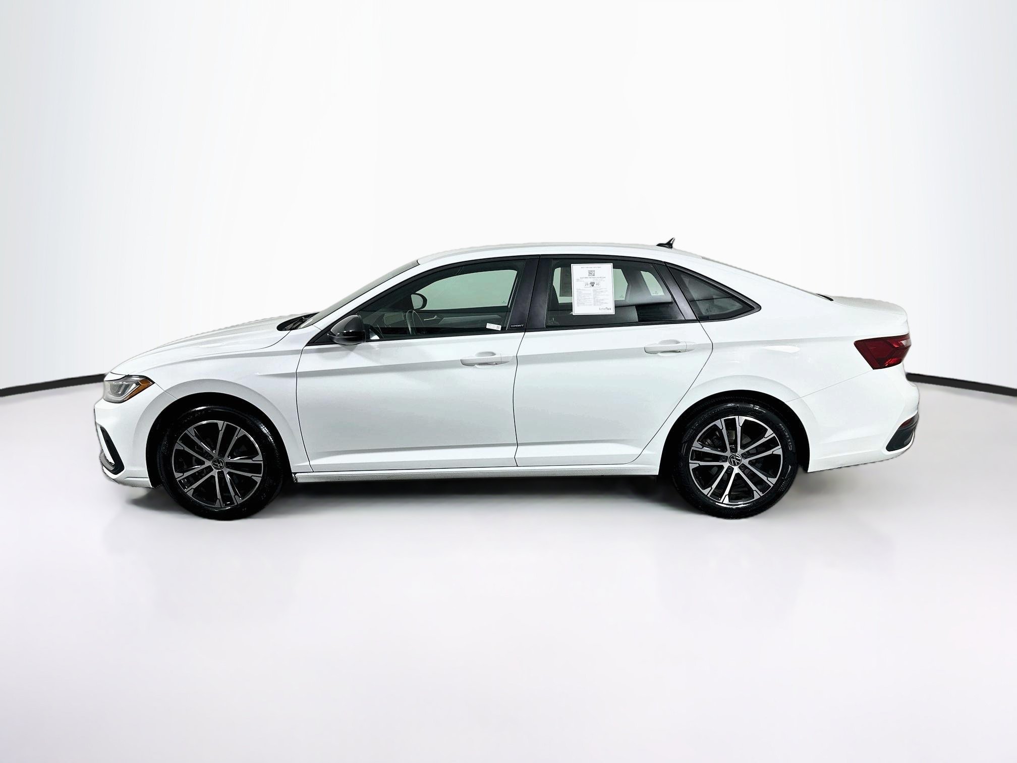 Used 2025 Volkswagen Jetta Sport FWD image 4