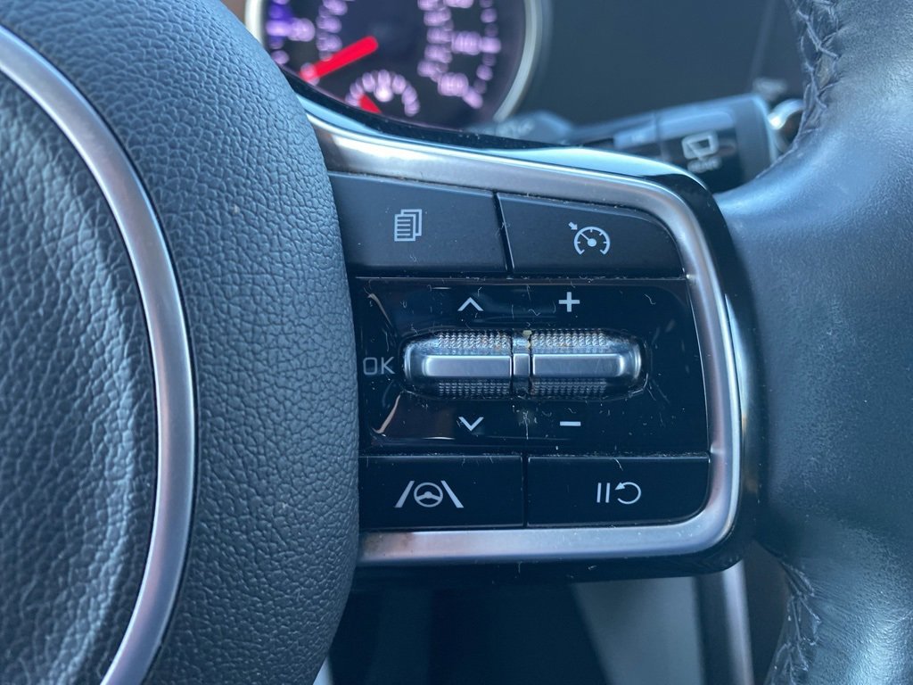 Certified 2022 Kia Carnival LX image 29